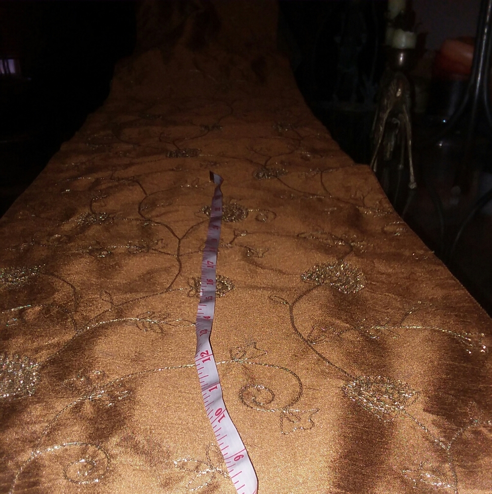 Table runner - Picture 9 of 11
